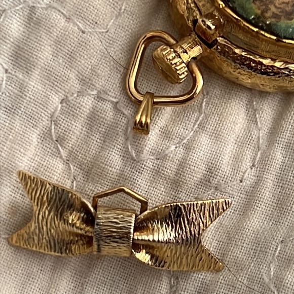 🎉𝐇𝐏!🎉1950’s HOUSE OF FULLER PERFUME HAND PAINTED PERFUME LOCKET - Picture 10 of 13